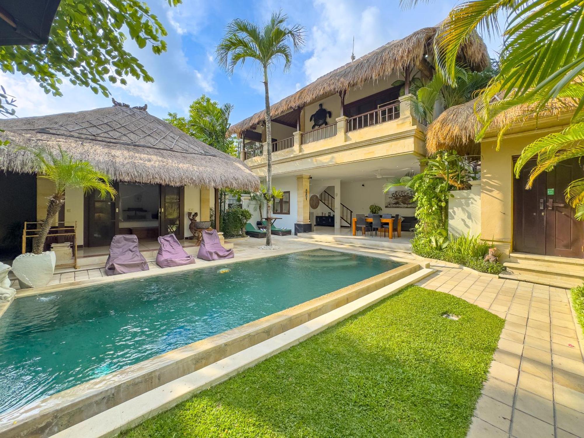 Villa Bugis Kayu Aya Seminyak Szoba fotó