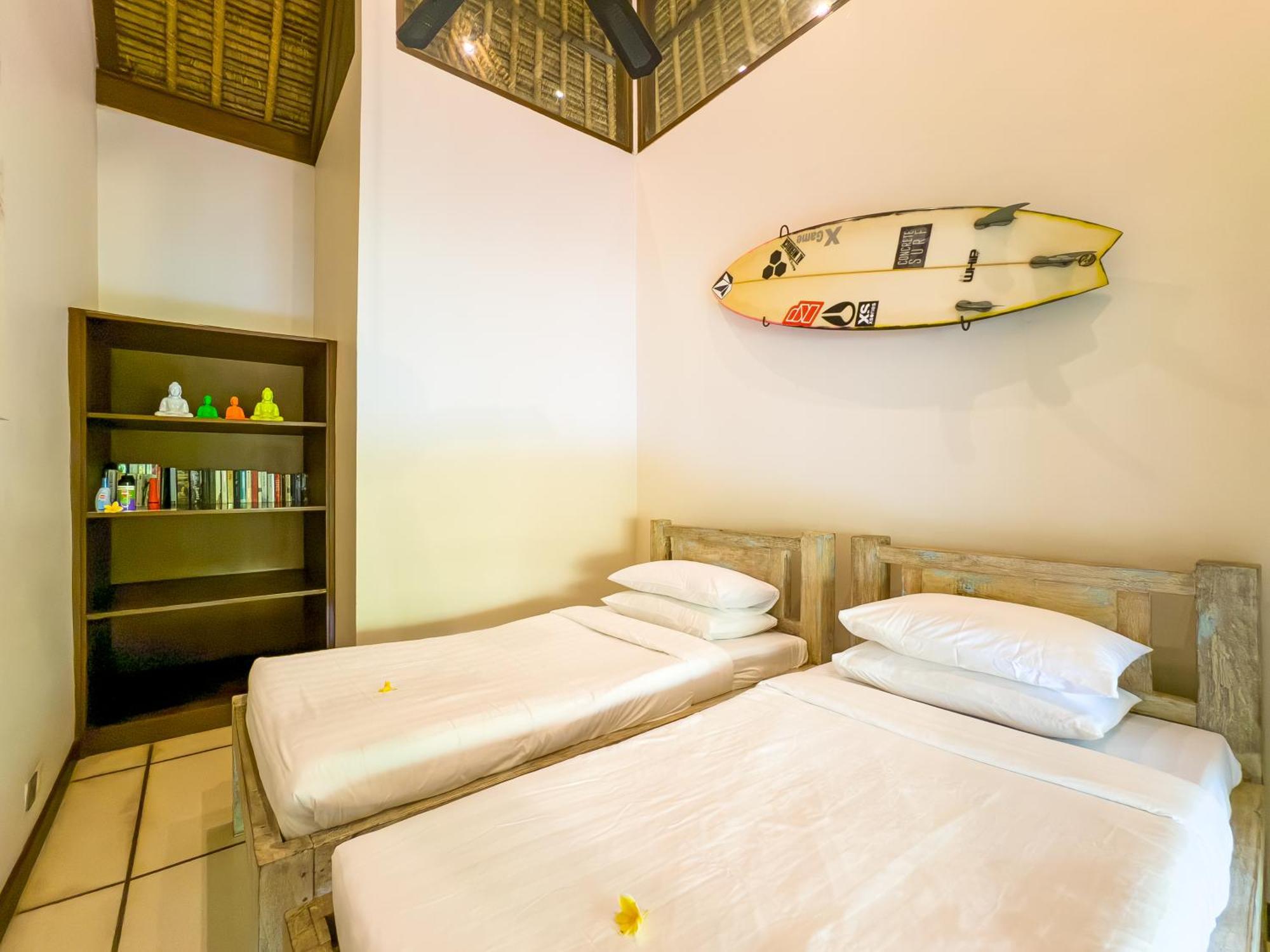 Villa Bugis Kayu Aya Seminyak Szoba fotó