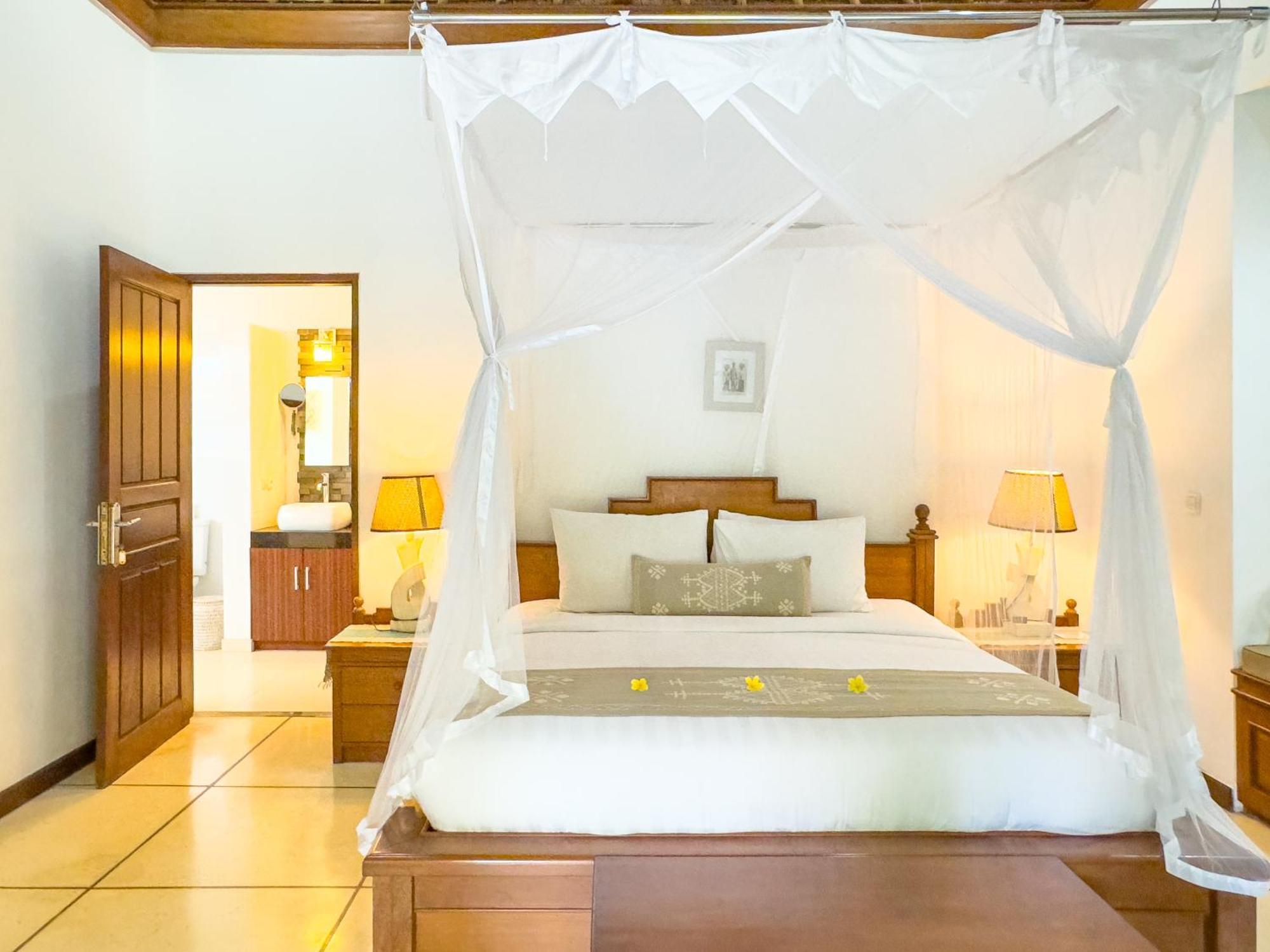 Villa Bugis Kayu Aya Seminyak Szoba fotó