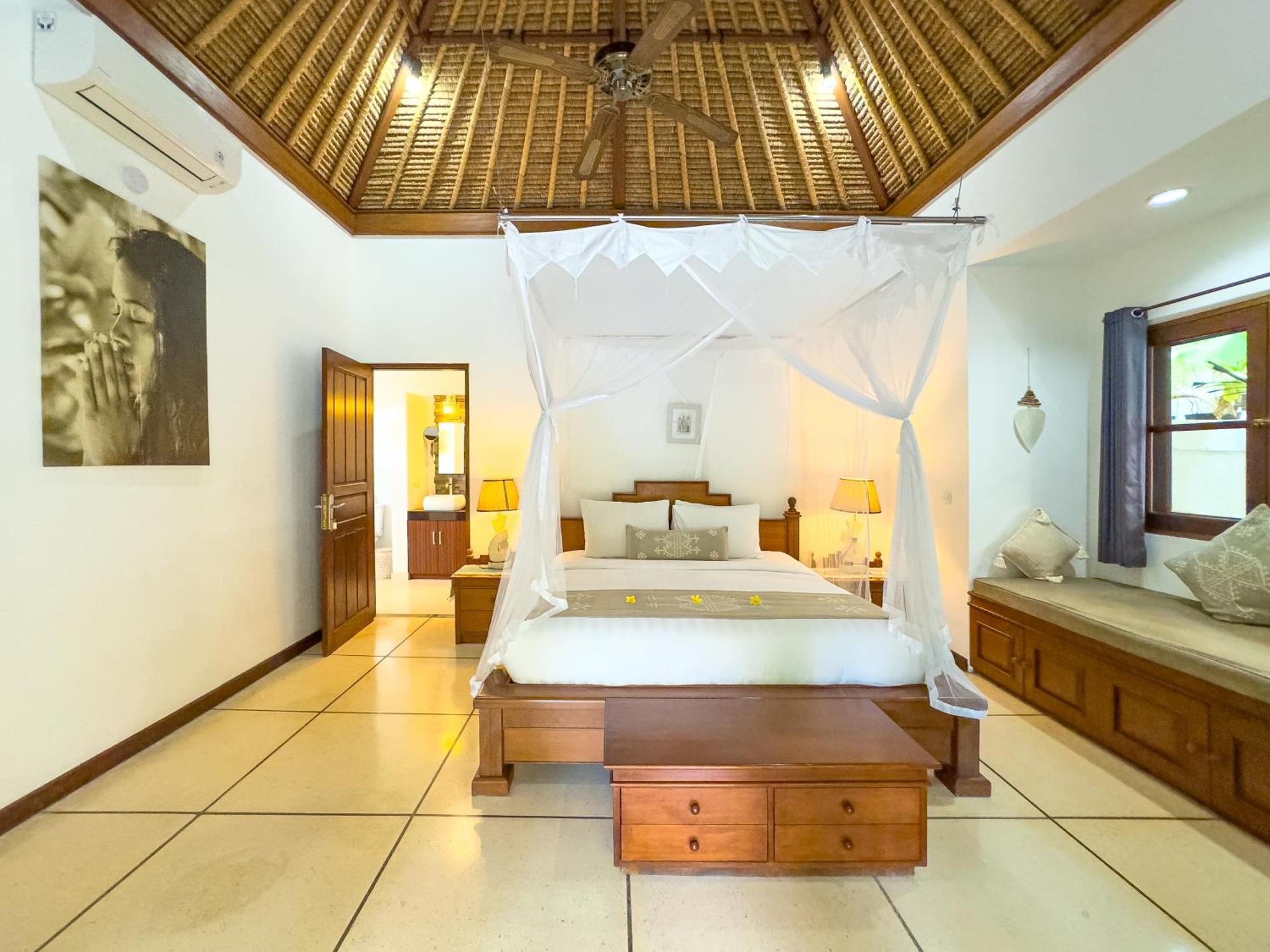 Villa Bugis Kayu Aya Seminyak Szoba fotó