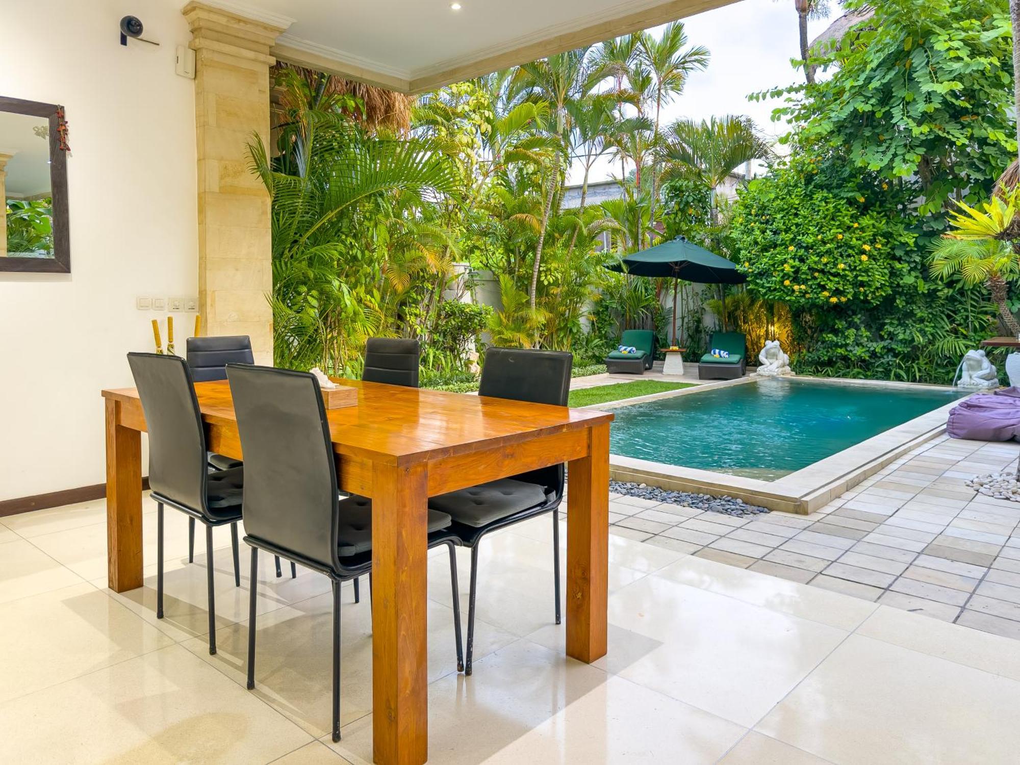Villa Bugis Kayu Aya Seminyak Szoba fotó