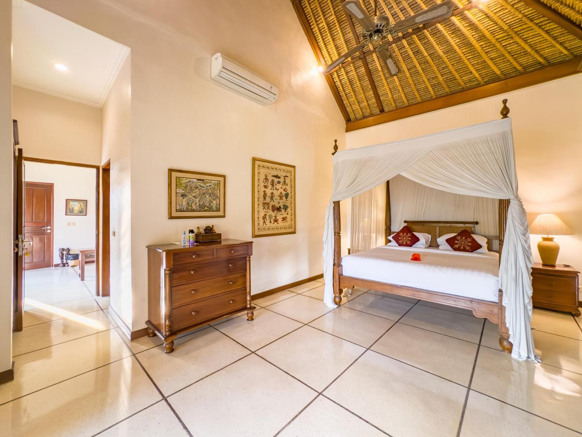 Villa Bugis Kayu Aya Seminyak Szoba fotó