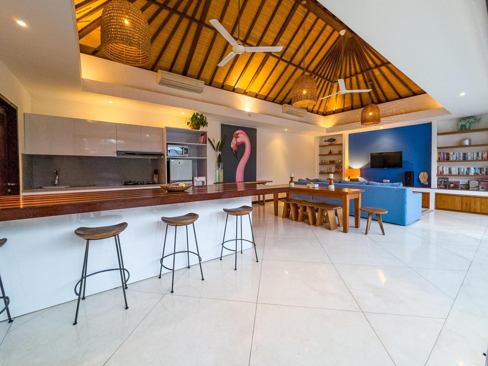 Villa Bugis Kayu Aya Seminyak Szoba fotó
